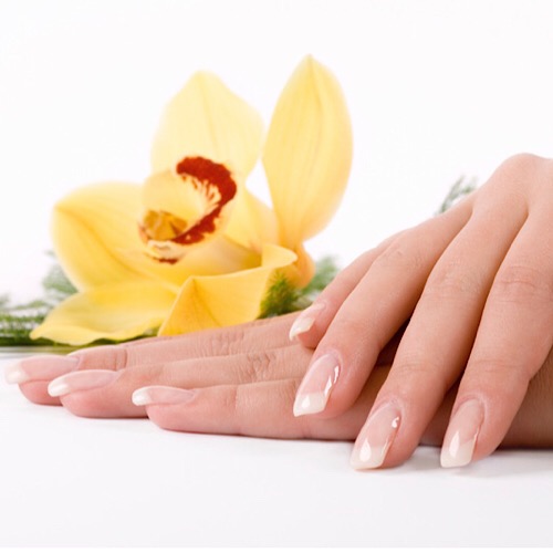 MV2 NAILS & SPA - manicure
